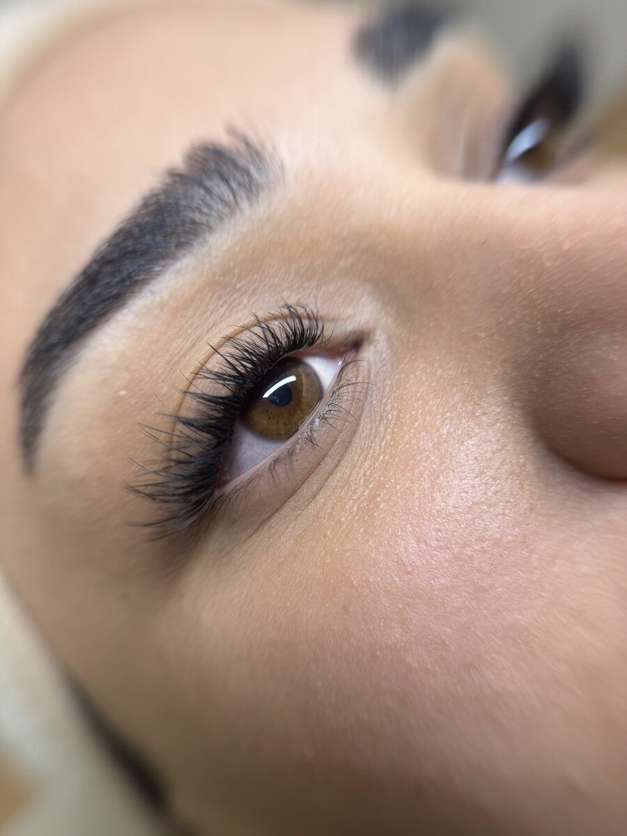Doğal microblading kaş